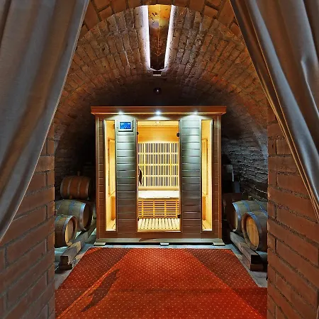 Vinohrad 3*