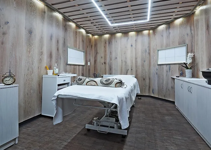 Vinohrad Hotel 3*